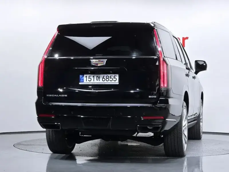 2025 Cadillac Escalade с пробегом 12 191 км