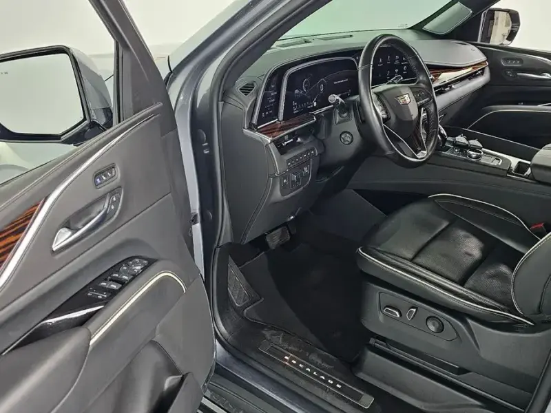 2022 Cadillac Escalade с пробегом 63 663 км