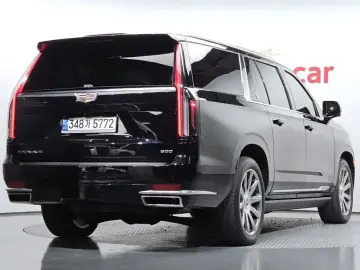 2022 Cadillac Escalade с пробегом 57 709 км