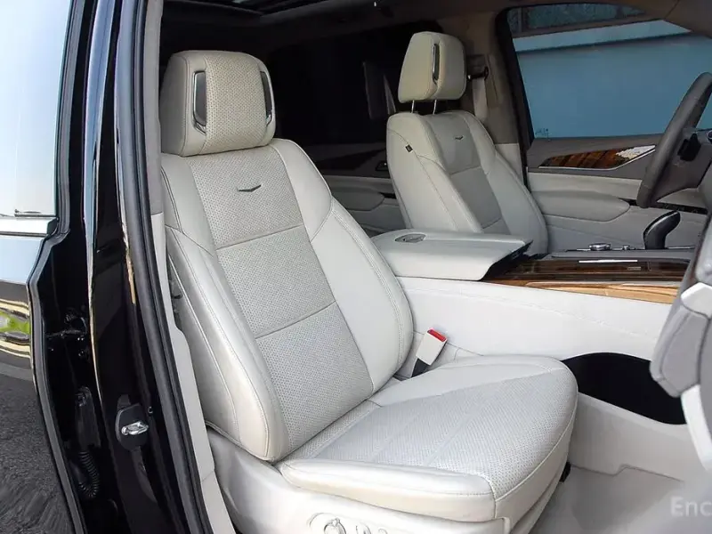 2021 Cadillac Escalade с пробегом 25 045 км