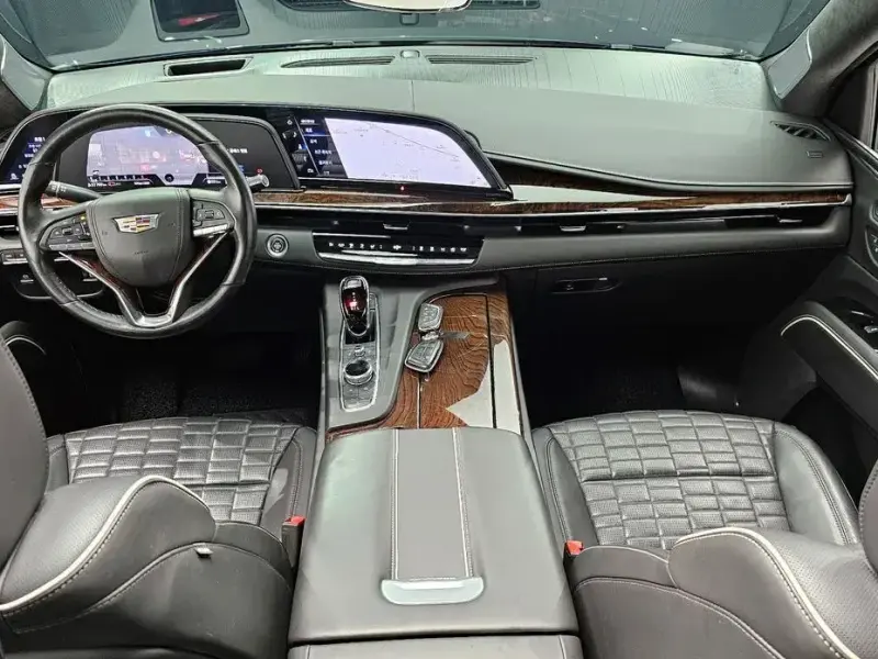 2022 Cadillac Escalade с пробегом 57 709 км