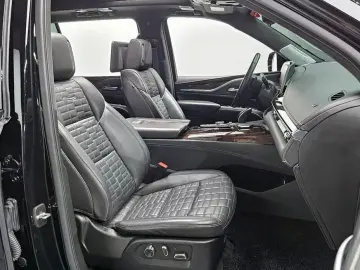2022 Cadillac Escalade с пробегом 57 709 км