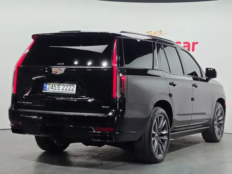 2023 Cadillac Escalade с пробегом 49 109 км