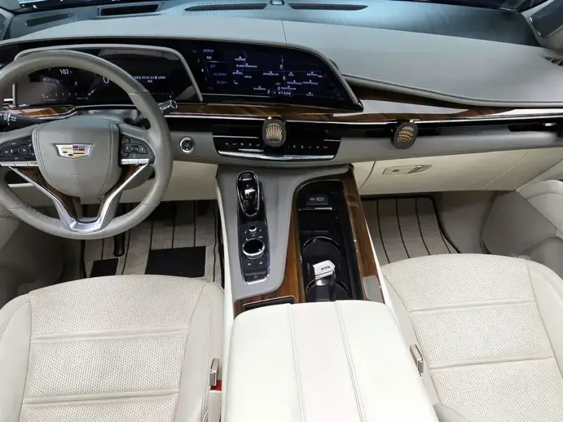 2024 Cadillac Escalade с пробегом 22 684 км