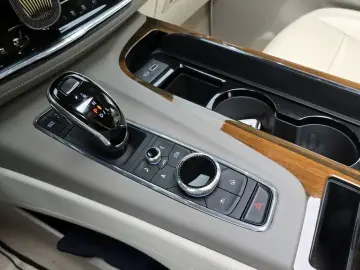 2024 Cadillac Escalade с пробегом 22 684 км