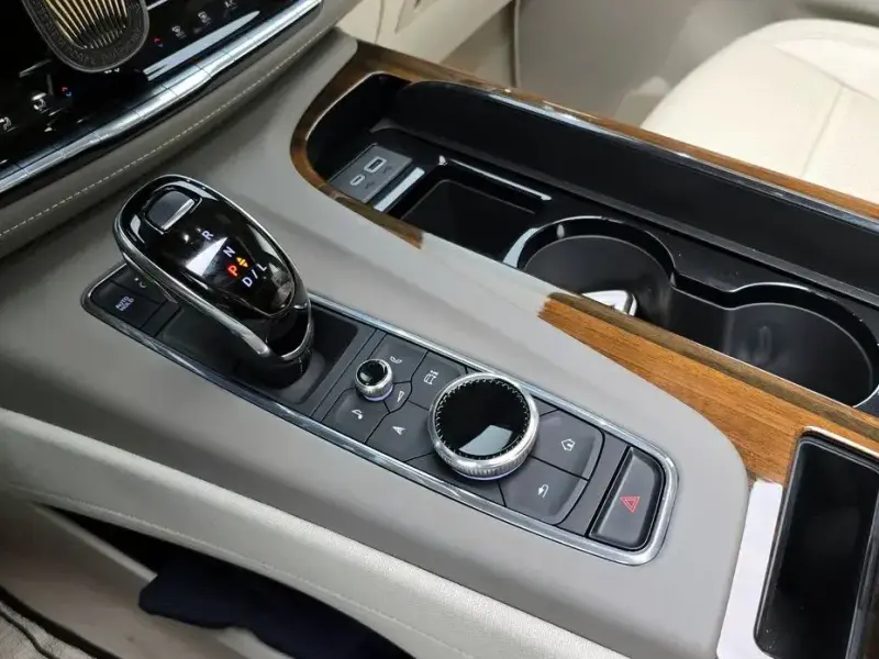 2024 Cadillac Escalade с пробегом 22 684 км