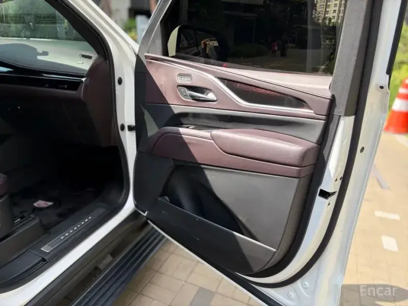 2022 Cadillac Escalade с пробегом 43 071 км