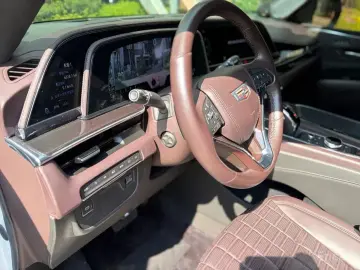 2022 Cadillac Escalade с пробегом 43 071 км