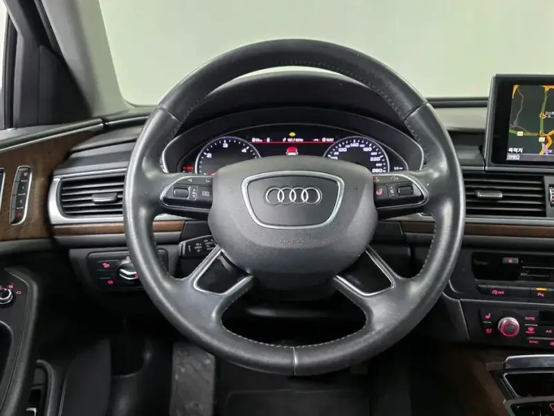 2015 Audi A6 с пробегом 92 943 км