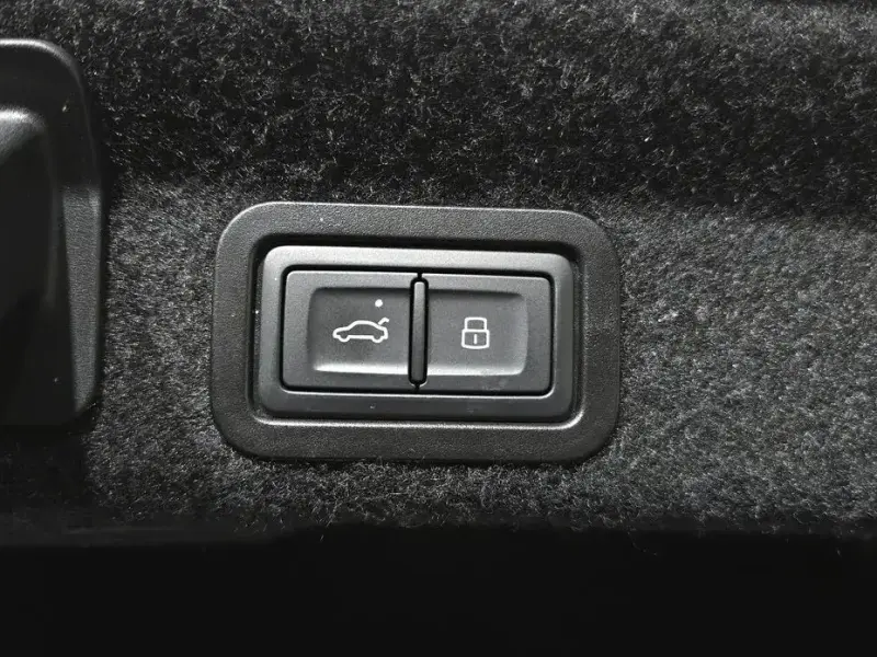 2023 Audi A6 с пробегом 90 036 км