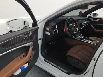 2023 Audi A6 с пробегом 25 702 км