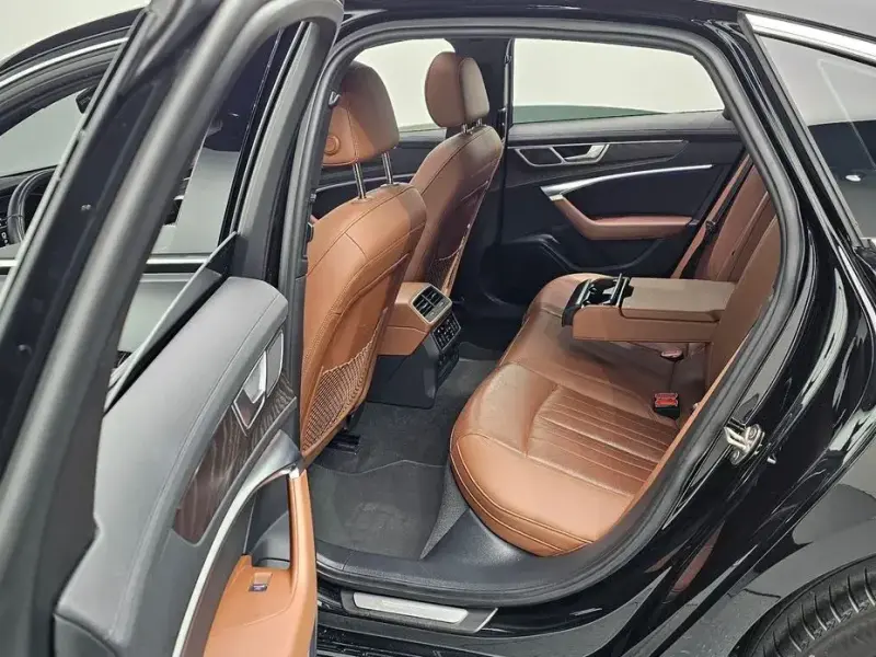 2023 Audi A6 с пробегом 38 363 км