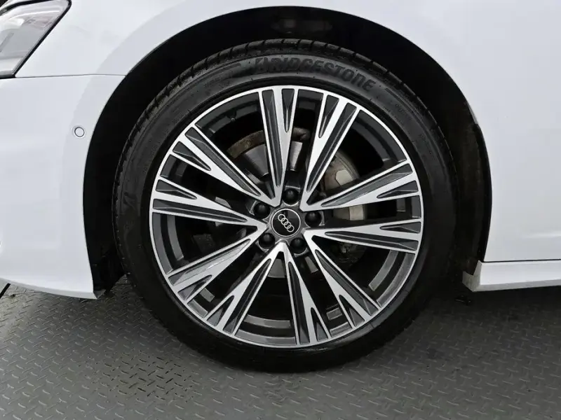 2023 Audi A6 с пробегом 41 946 км