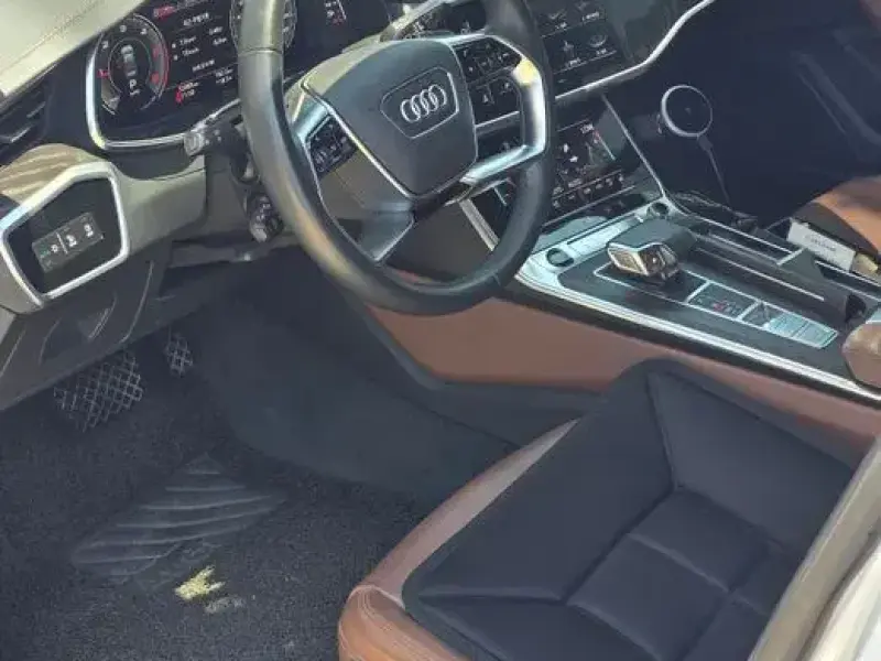 2022 Audi A6 с пробегом 72 085 км