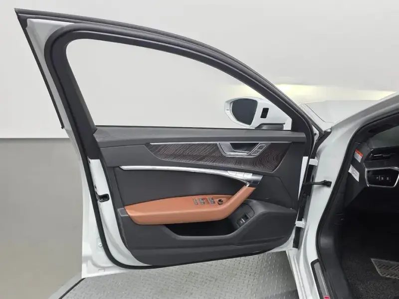 2023 Audi A6 с пробегом 38 225 км