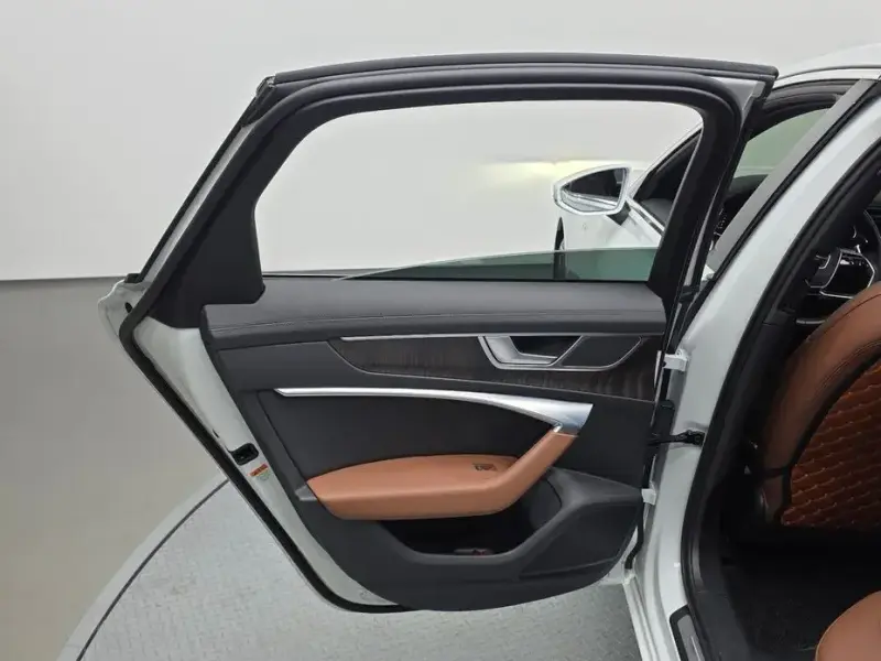 2023 Audi A6 с пробегом 38 225 км