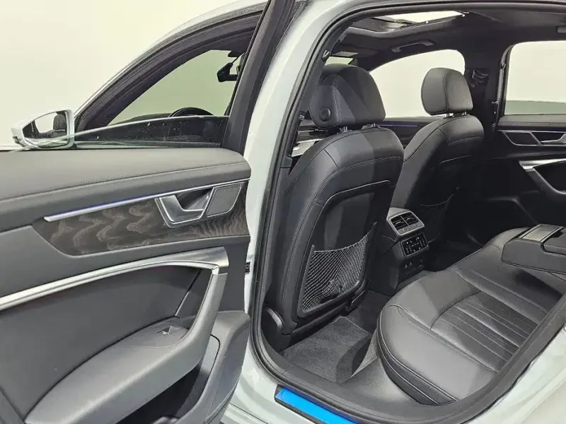 2023 Audi A6 с пробегом 17 758 км