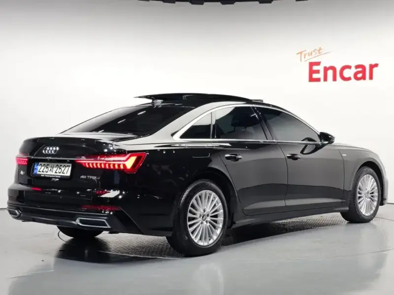 2021 Audi A6 с пробегом 61 804 км