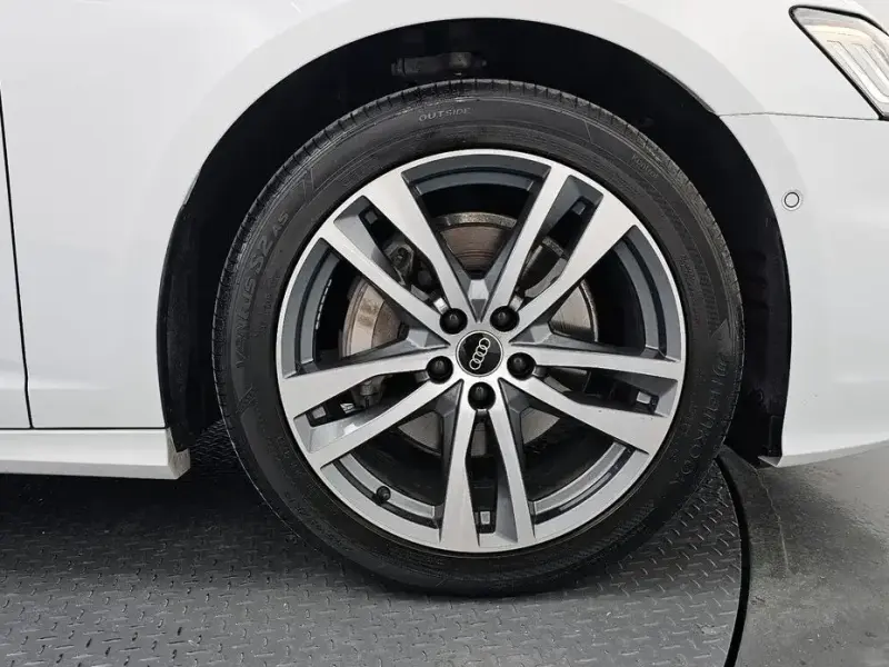 2023 Audi A6 с пробегом 49 378 км