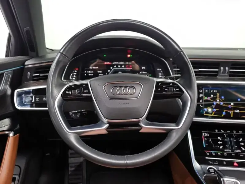 2023 Audi A6 с пробегом 49 378 км