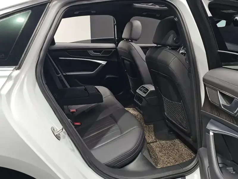 2021 Audi A6 с пробегом 65 201 км