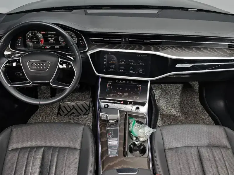 2021 Audi A6 с пробегом 24 576 км