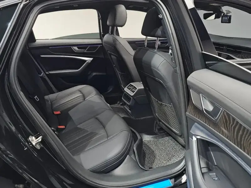 2021 Audi A6 с пробегом 24 576 км