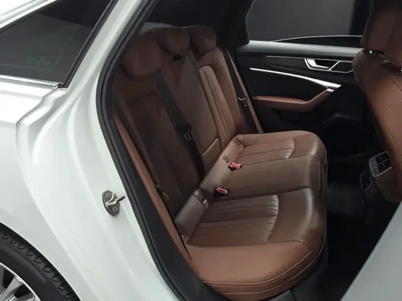2021 Audi A6 с пробегом 34 399 км