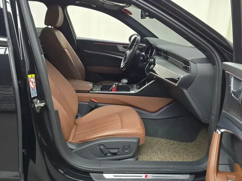 2021 Audi A6 с пробегом 124 300 км