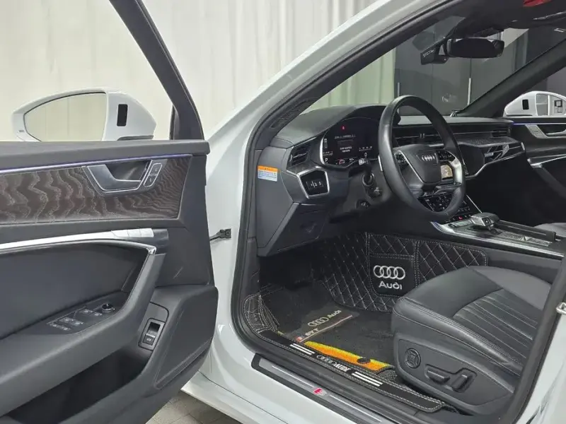 2023 Audi A6 с пробегом 37 727 км