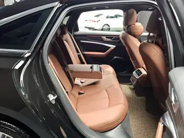 2022 Audi A6 с пробегом 45 078 км