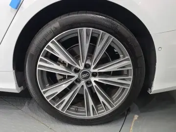 2022 Audi A6 с пробегом 49 818 км
