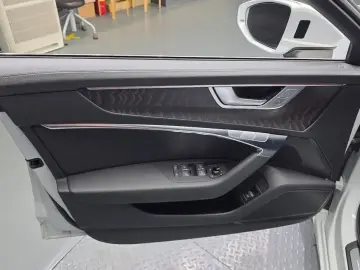 2022 Audi A6 с пробегом 49 818 км