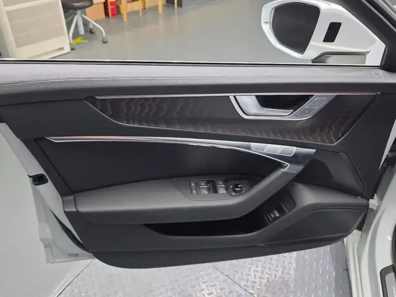 2022 Audi A6 с пробегом 49 818 км