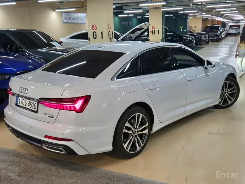 2022 Audi A6 с пробегом 75 900 км