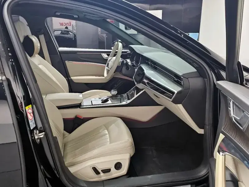 2023 Audi A6 с пробегом 45 109 км