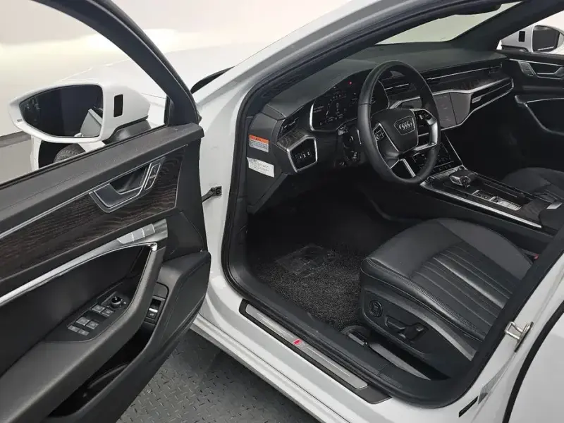2023 Audi A6 с пробегом 30 583 км