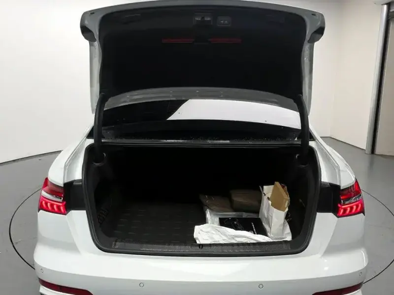 2023 Audi A6 с пробегом 17 202 км