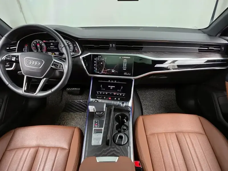 2021 Audi A6 с пробегом 64 649 км