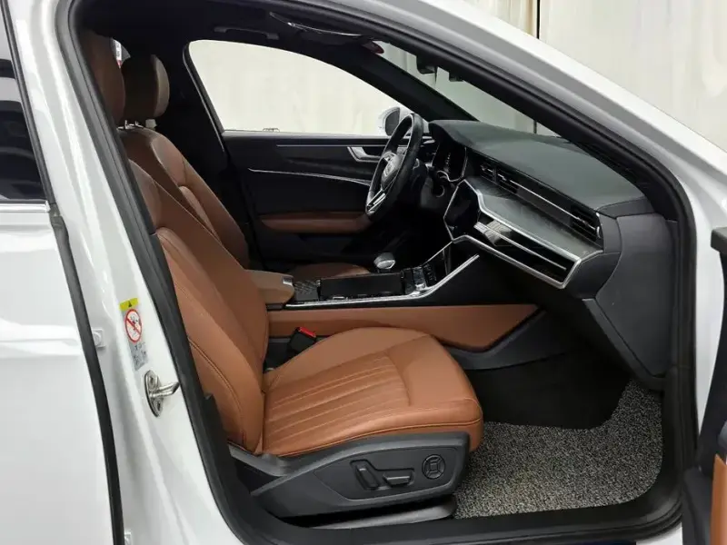 2021 Audi A6 с пробегом 64 649 км