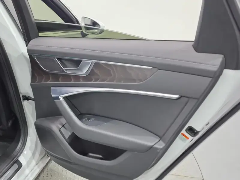 2021 Audi A6 с пробегом 63 874 км