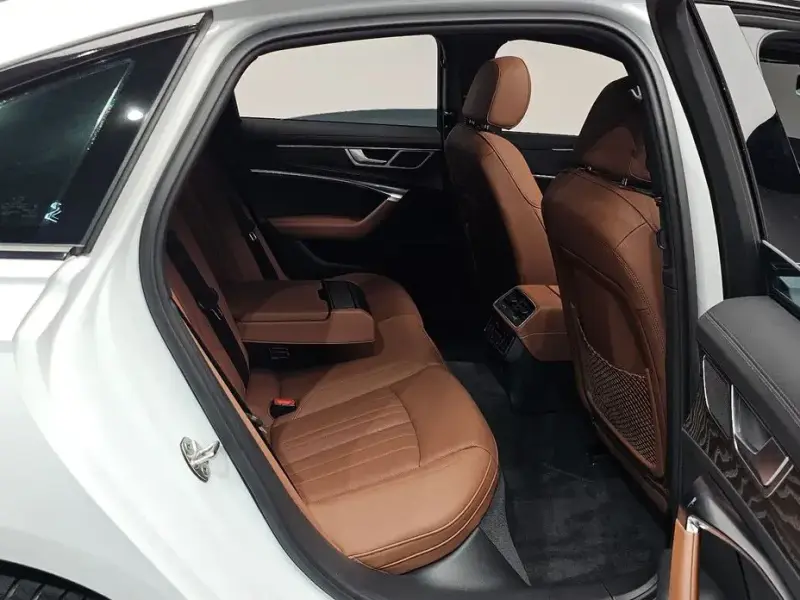 2023 Audi A6 с пробегом 34 371 км