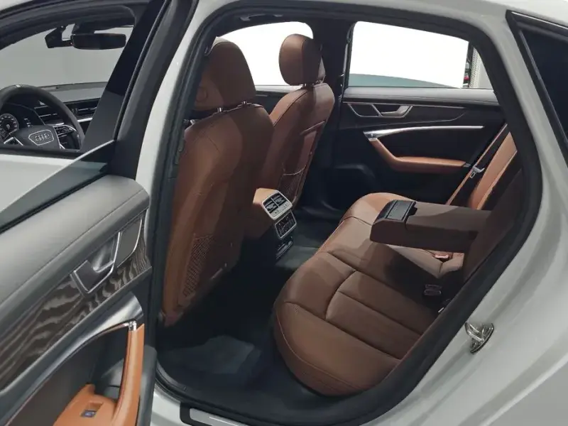 2023 Audi A6 с пробегом 34 371 км