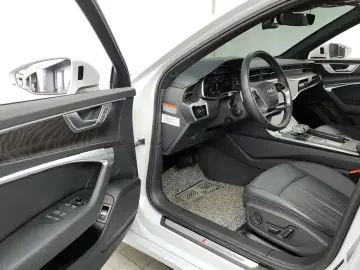 2023 Audi A6 с пробегом 39 030 км