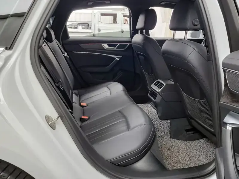 2023 Audi A6 с пробегом 39 030 км