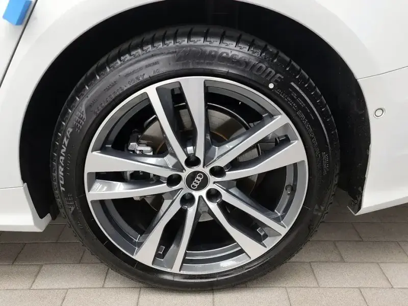 2023 Audi A6 с пробегом 39 030 км
