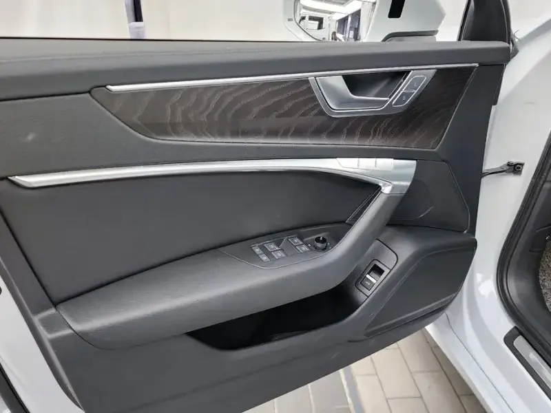 2023 Audi A6 с пробегом 39 030 км