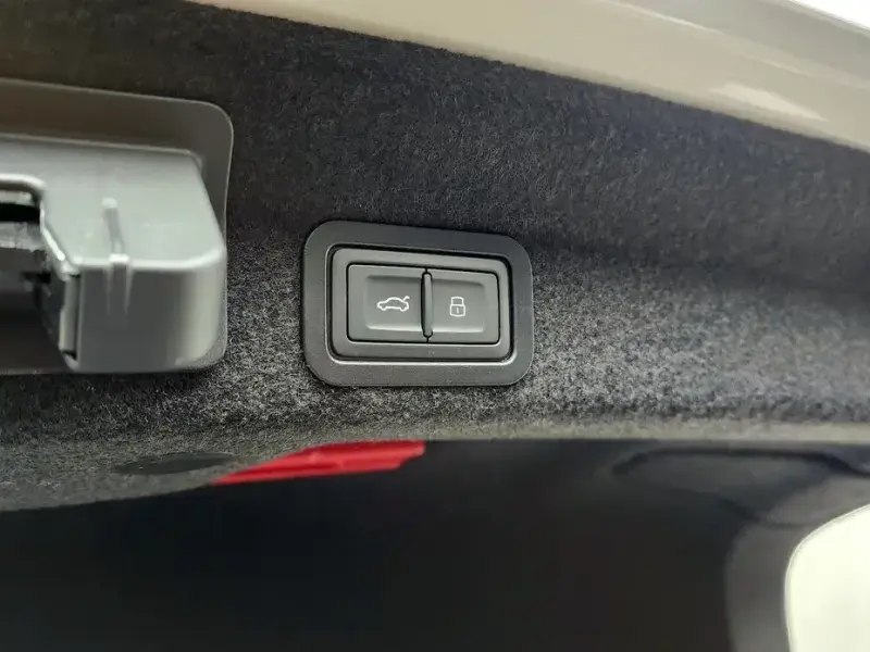 2023 Audi A6 с пробегом 39 030 км