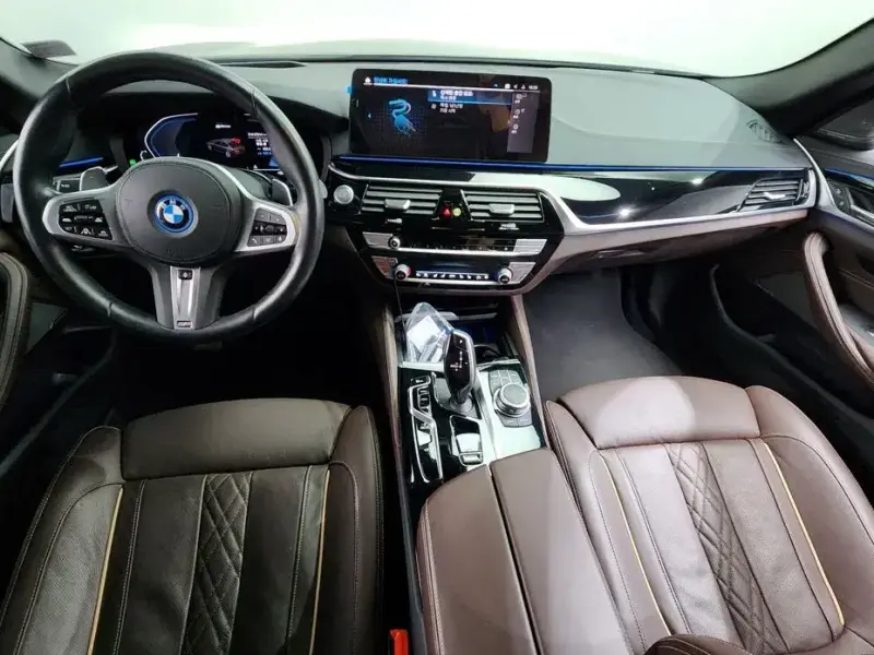 2022 BMW 5 серии с пробегом 57 814 км
