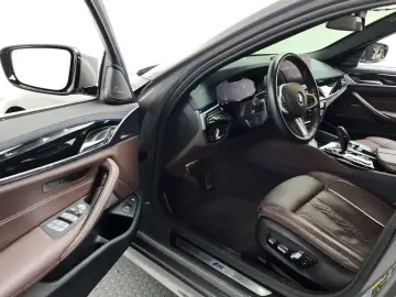 2022 BMW 5 серии с пробегом 57 814 км